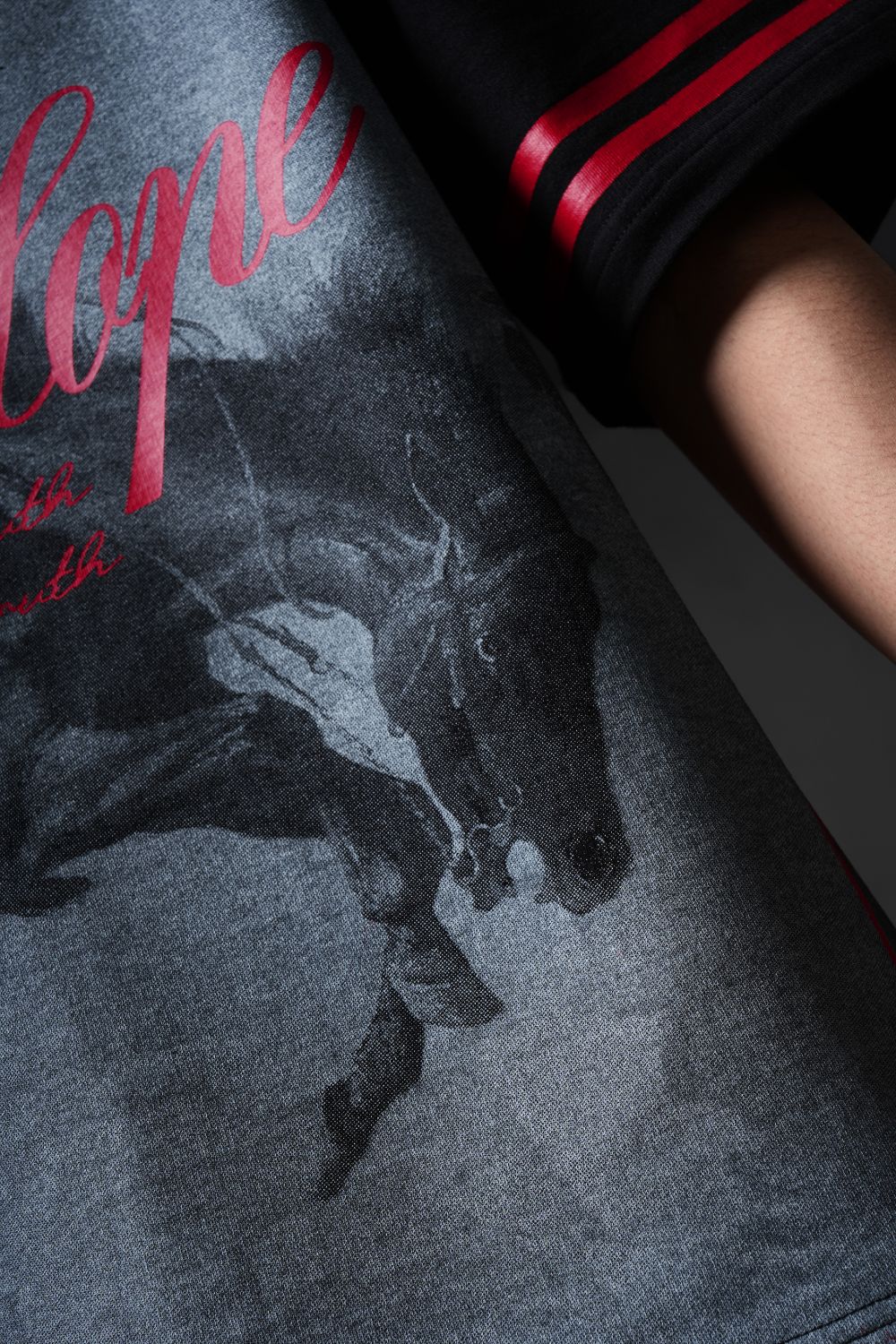 Master The Moment T-shirt - Echolope